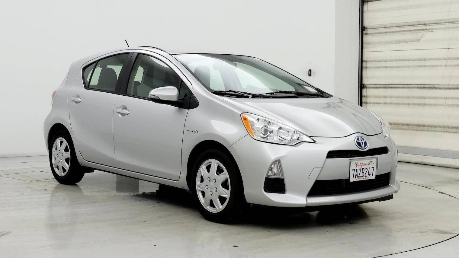 TOYOTA PRIUS C 2013 JTDKDTB38D1042065 image